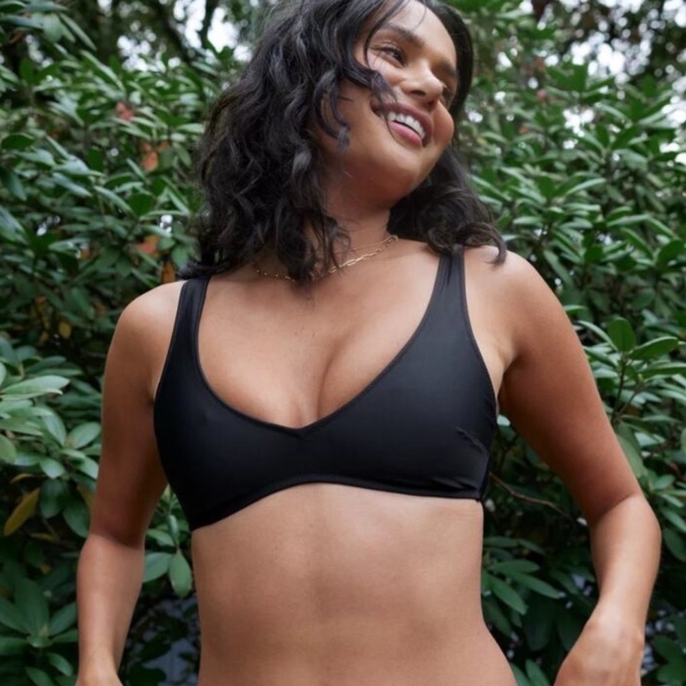 NWT AMERICAN EAGLE BLACK BIKINI TOP SIZE XL